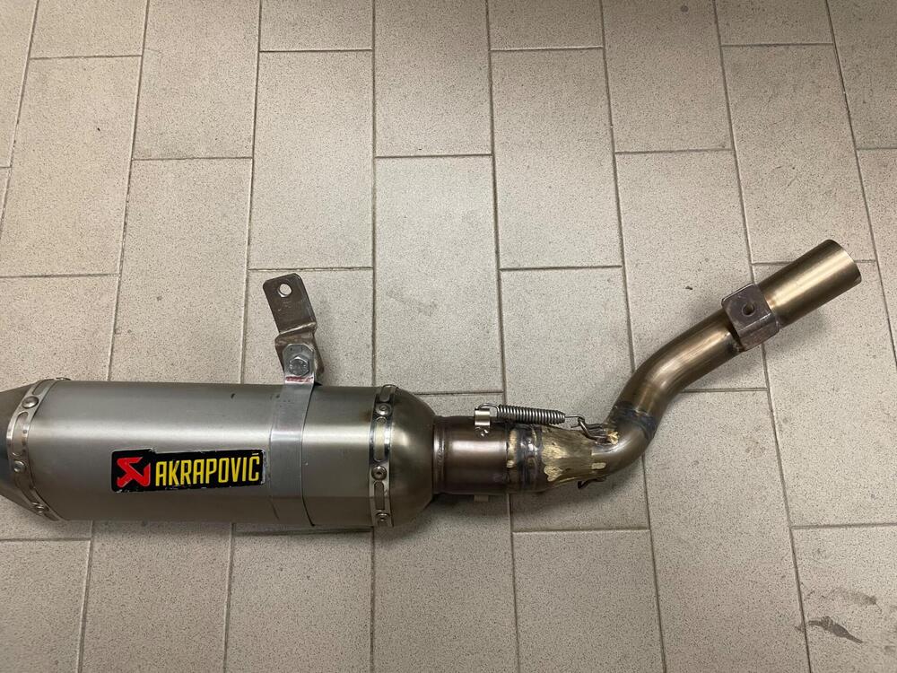 Terminale akrapovic