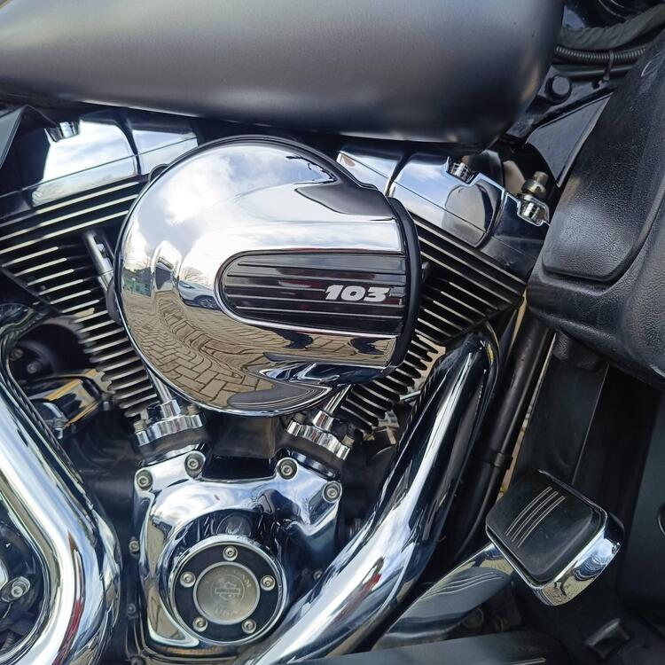 Harley-Davidson 1690 Street Glide Special (2014 - 16) - FLHX (3)