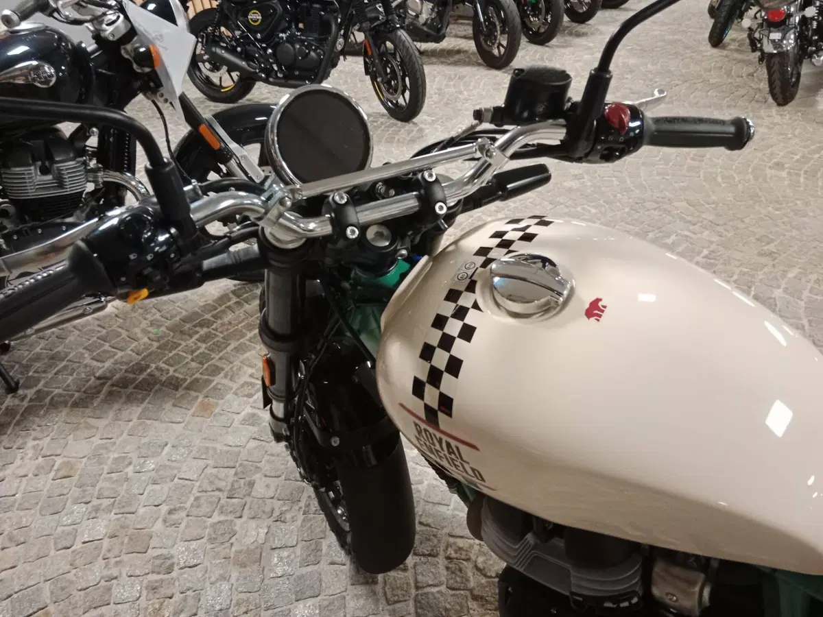 Royal Enfield Bear 650 (2025 - 26) (4)