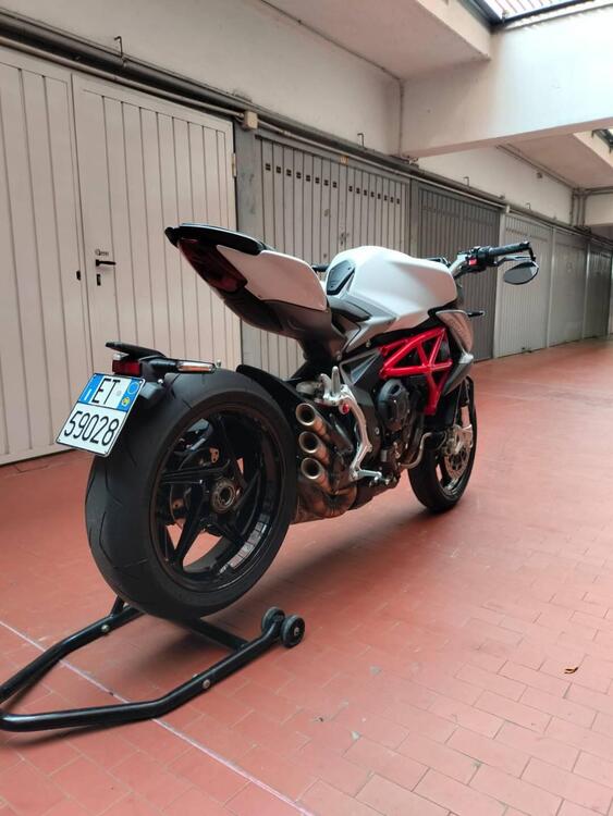 MV Agusta Brutale 800 (2020) (2)