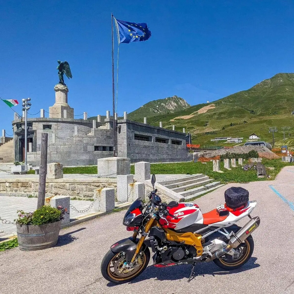 Aprilia Tuono 1000 R Factory (2006 - 11) (4)