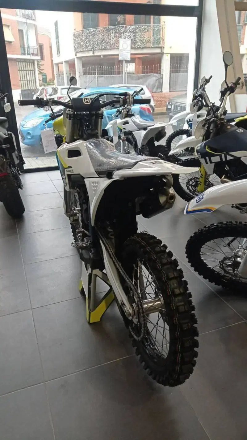 Husqvarna TC 125 (2025) (5)
