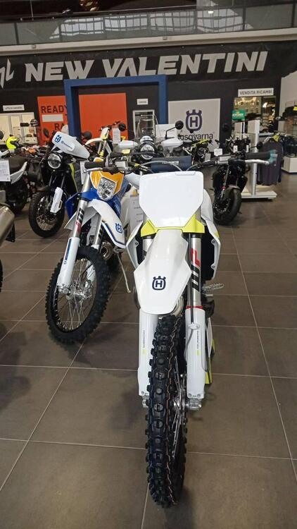 Husqvarna TC 125 (2025) (2)