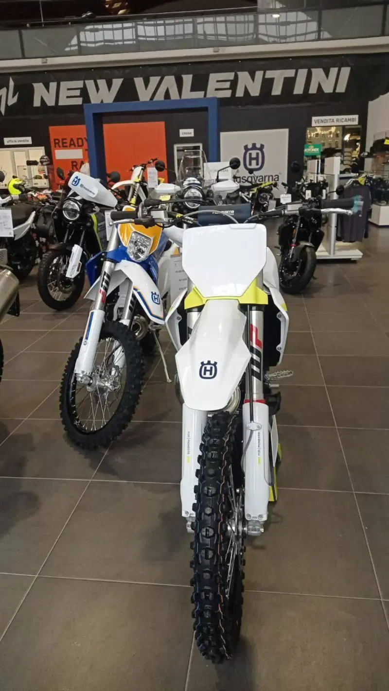 Husqvarna TC 125 (2025) (2)