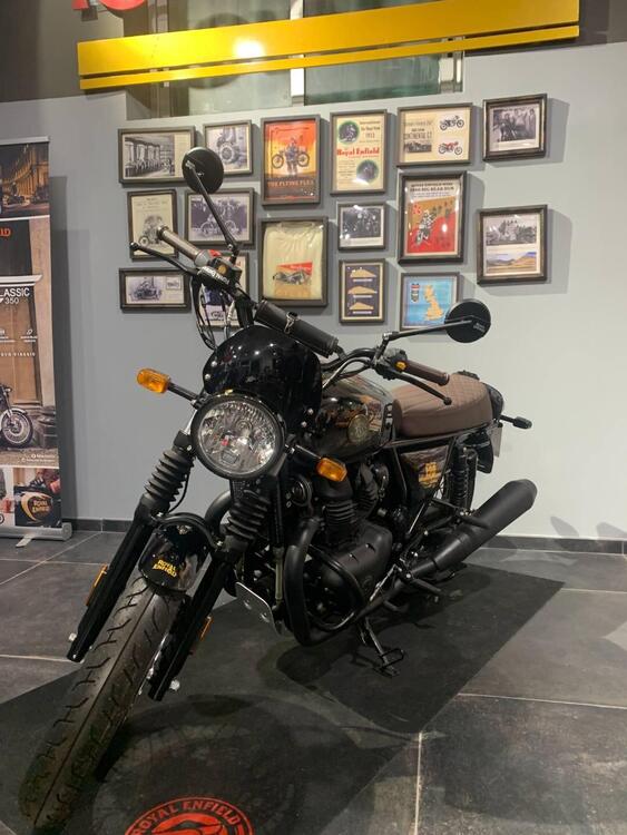 Royal Enfield Interceptor 650 Chrome (2020) (3)