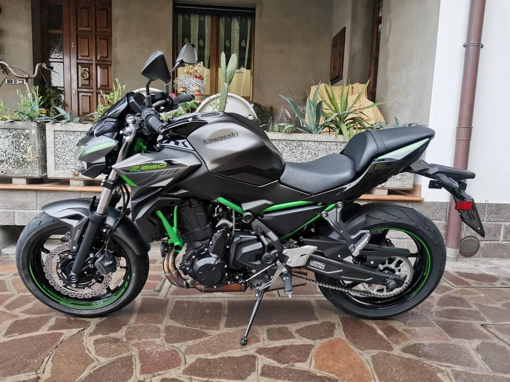 Kawasaki Z 650 (2021 - 24) (2)