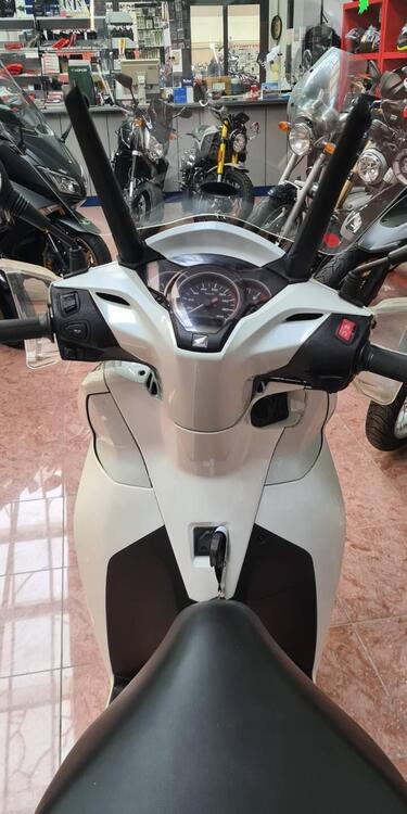 Honda SH 300 i ABS (2013 - 14) (3)