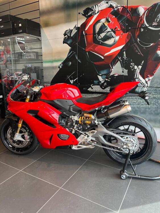 Ducati Panigale V2 S (2025) (2)