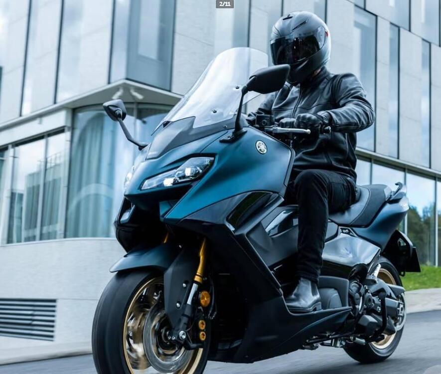 Yamaha T-Max 560 Tech Max (2025) (2)