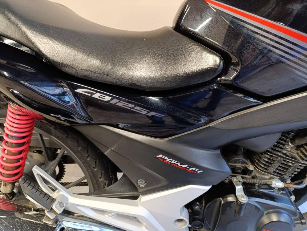 Honda CB 125 F (2015 - 16) (4)