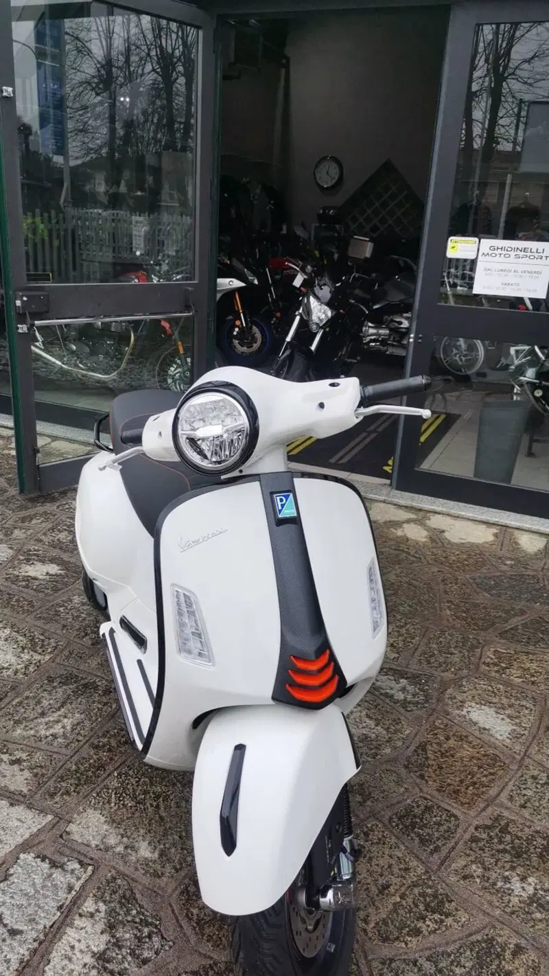 Vespa GTS 310 Supersport (2025 - 26) (2)