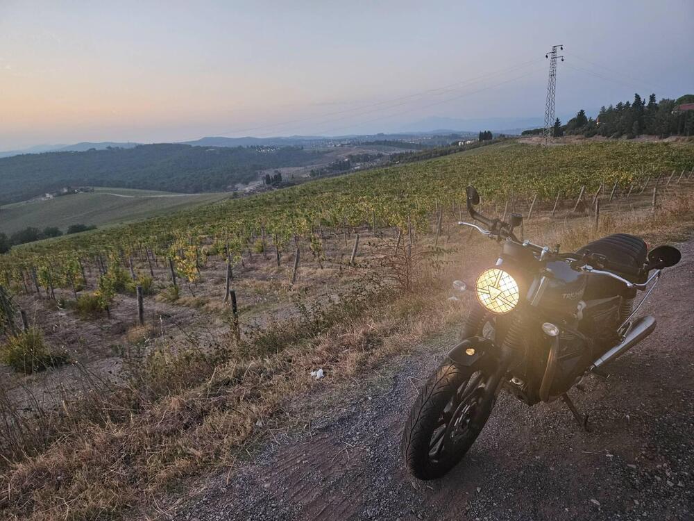 Triumph Street Twin 900 (2021 - 22) (3)