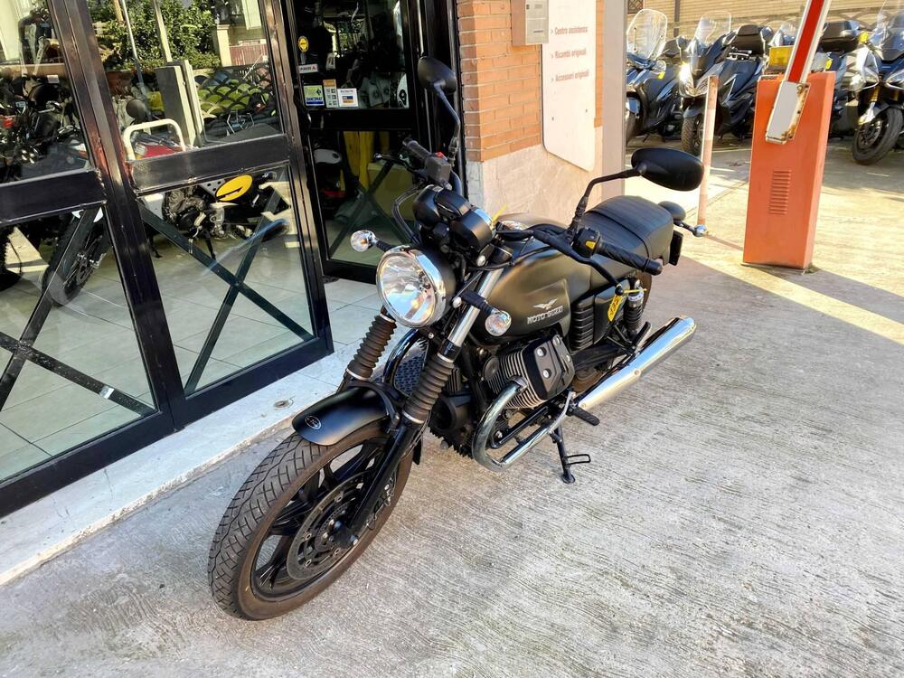 Moto Guzzi V7 II Racer (2015 - 17) (4)