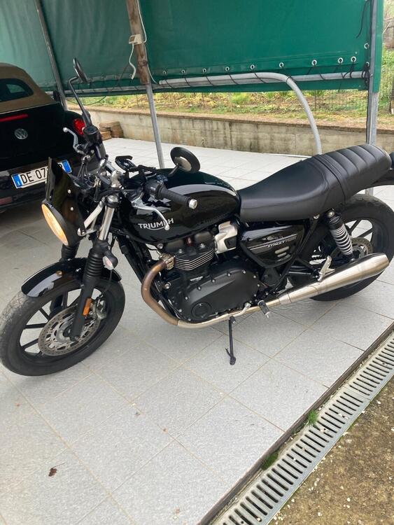 Triumph Street Twin 900 (2021 - 22)