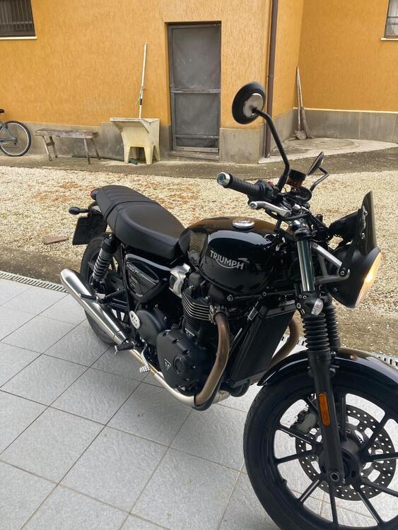 Triumph Street Twin 900 (2021 - 22) (2)