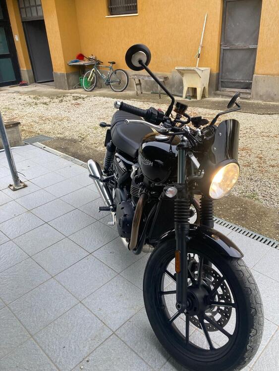 Triumph Street Twin 900 (2021 - 22) (5)