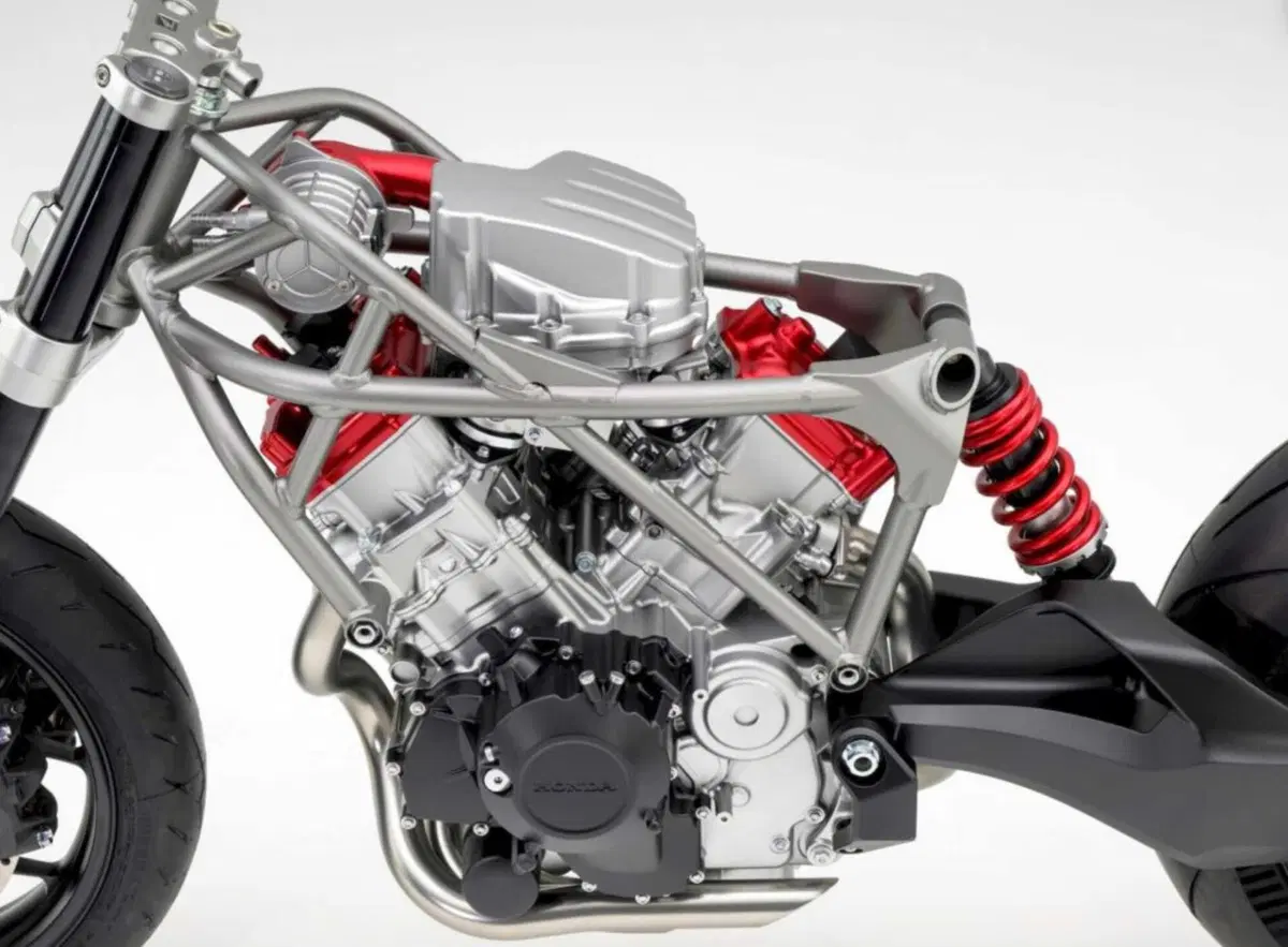 Honda V3 con compressore elettronico: sarà questo il futuro delle moto sportive? (2)