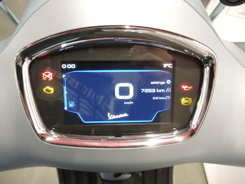 Vespa GTS 300 Super Hpe (2021 - 22) (4)