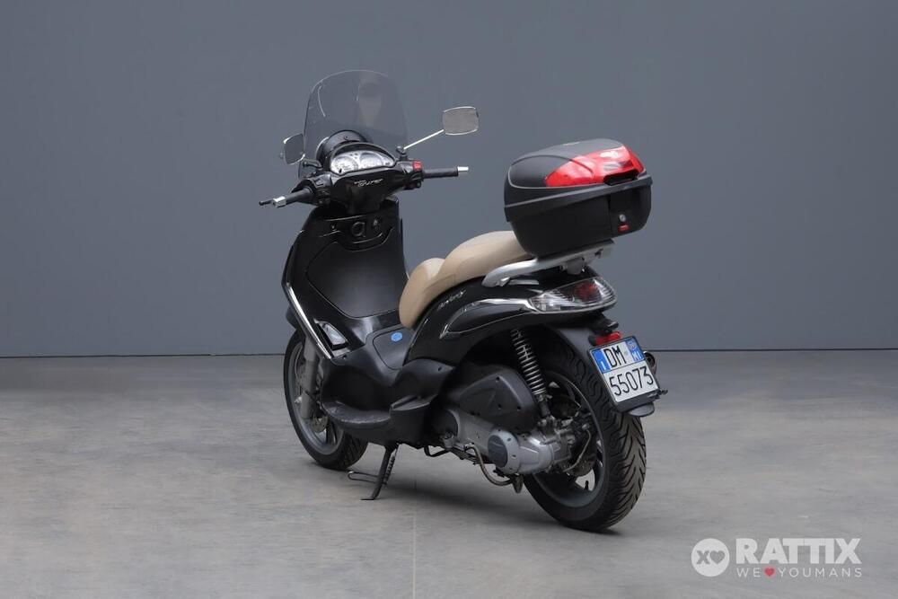 Piaggio Beverly Tourer 300 (5)