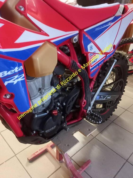 Betamotor RR 350 4T Enduro Racing EFI (2018) (4)