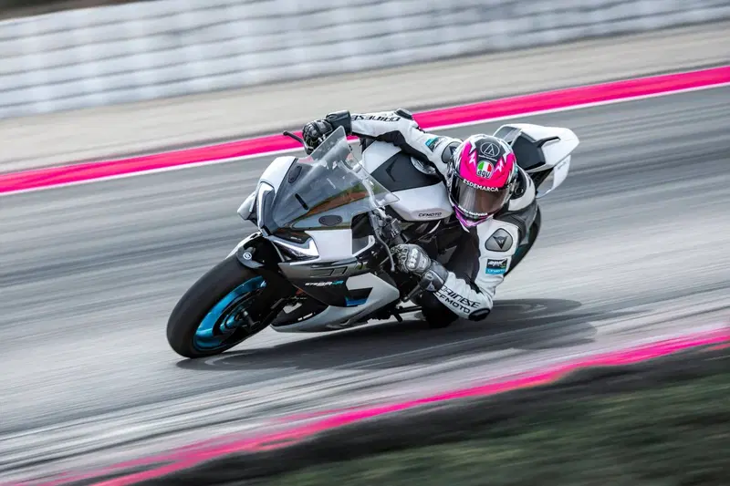 CFMOTO 675SR-R (2025 - 26) (5)