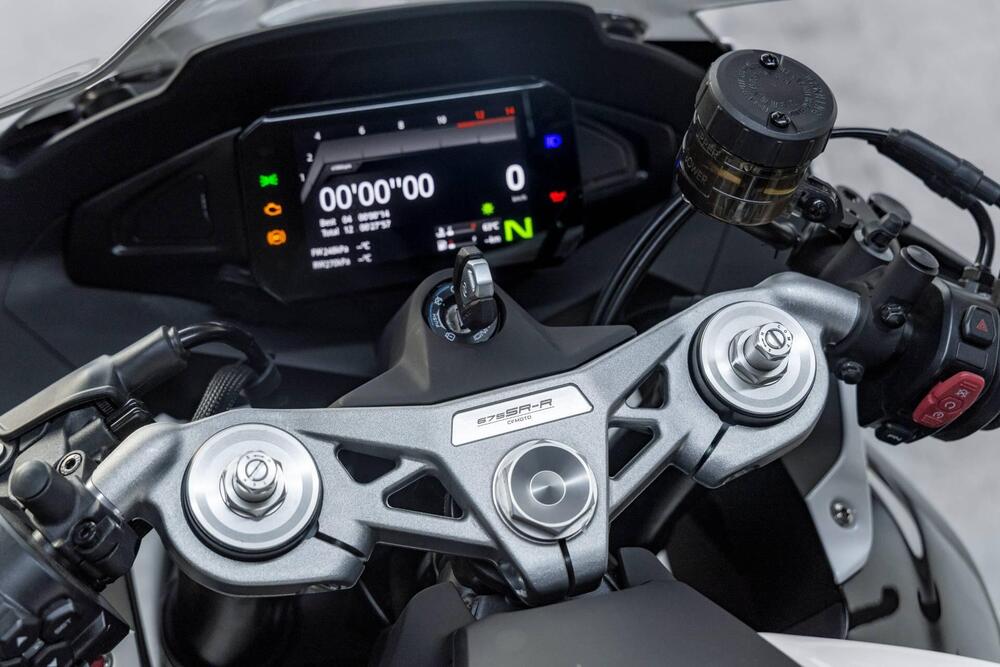 CFMOTO 675SR R (2025) (3)