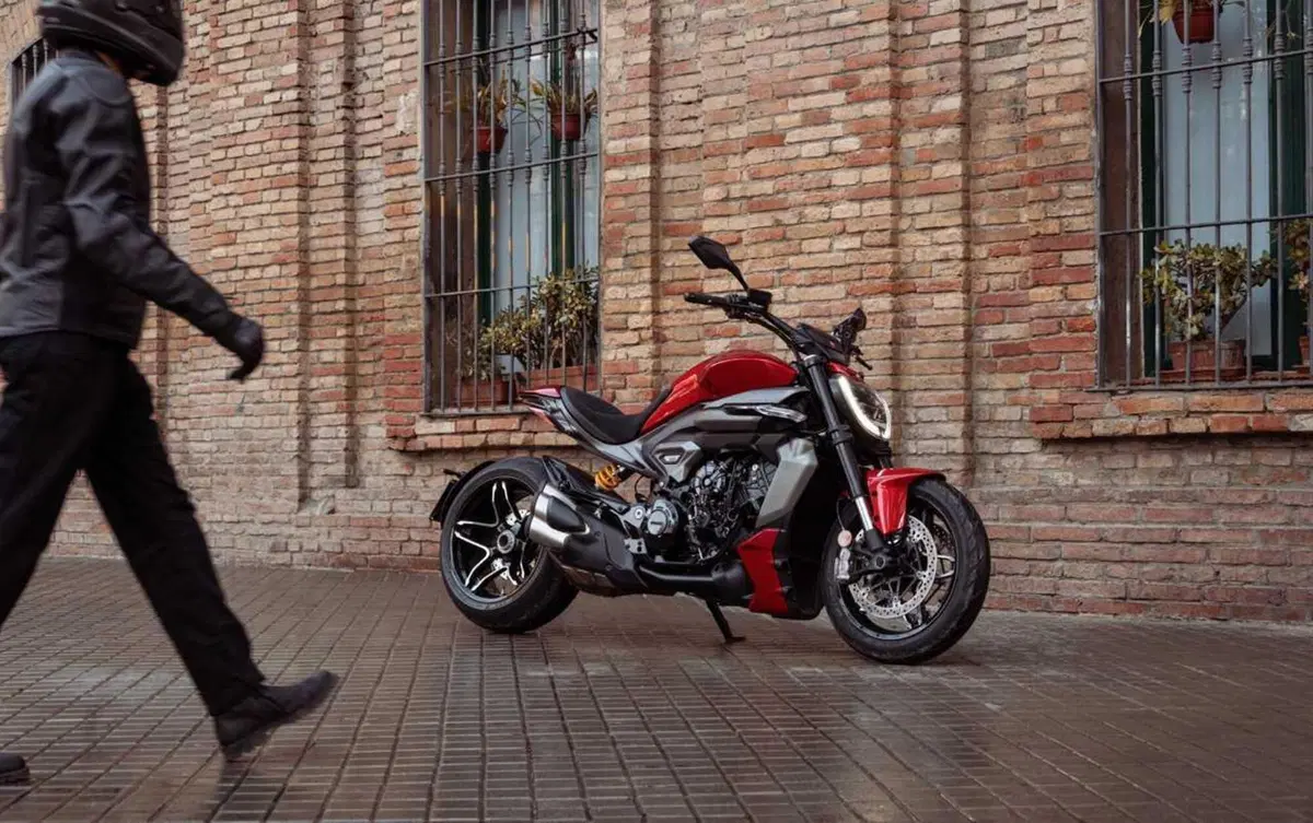 Ducati XDiavel V4: la muscle cruiser si evolve (2)