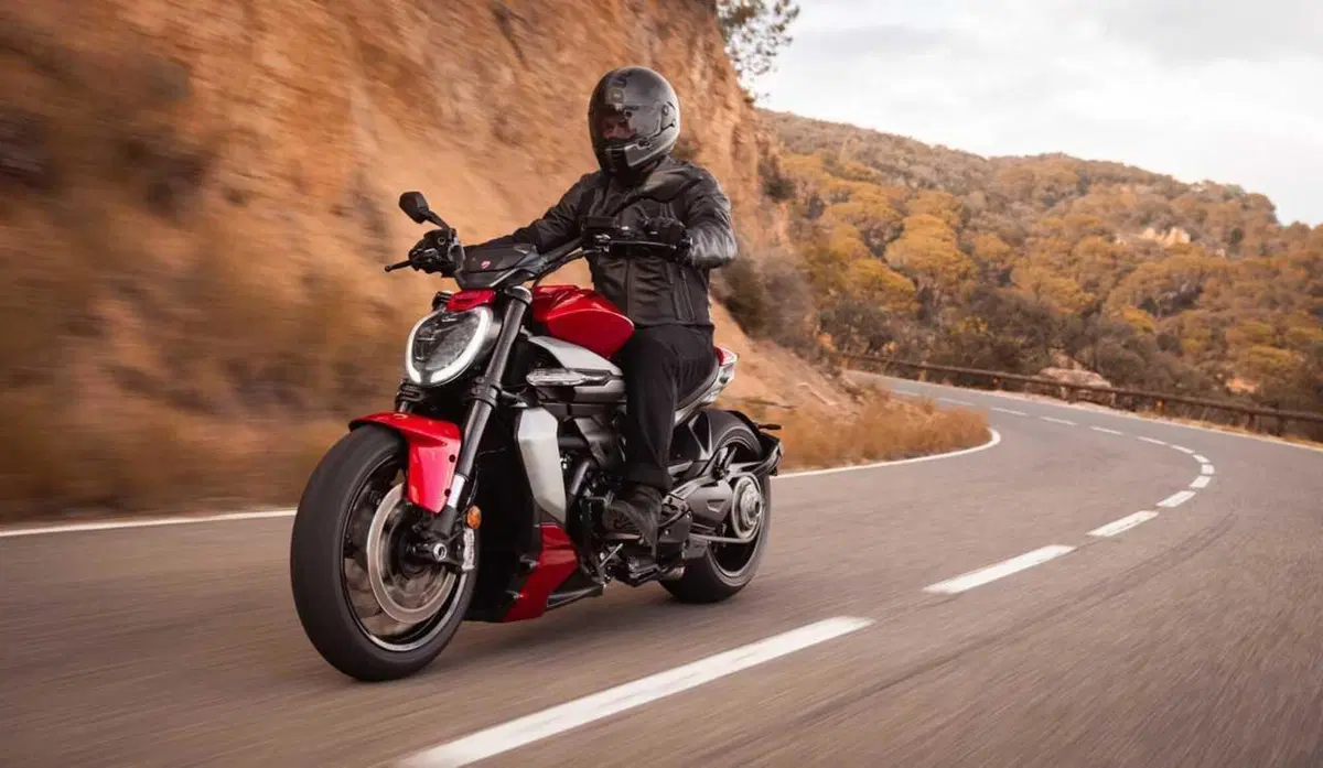Ducati XDiavel V4: la muscle cruiser si evolve (3)