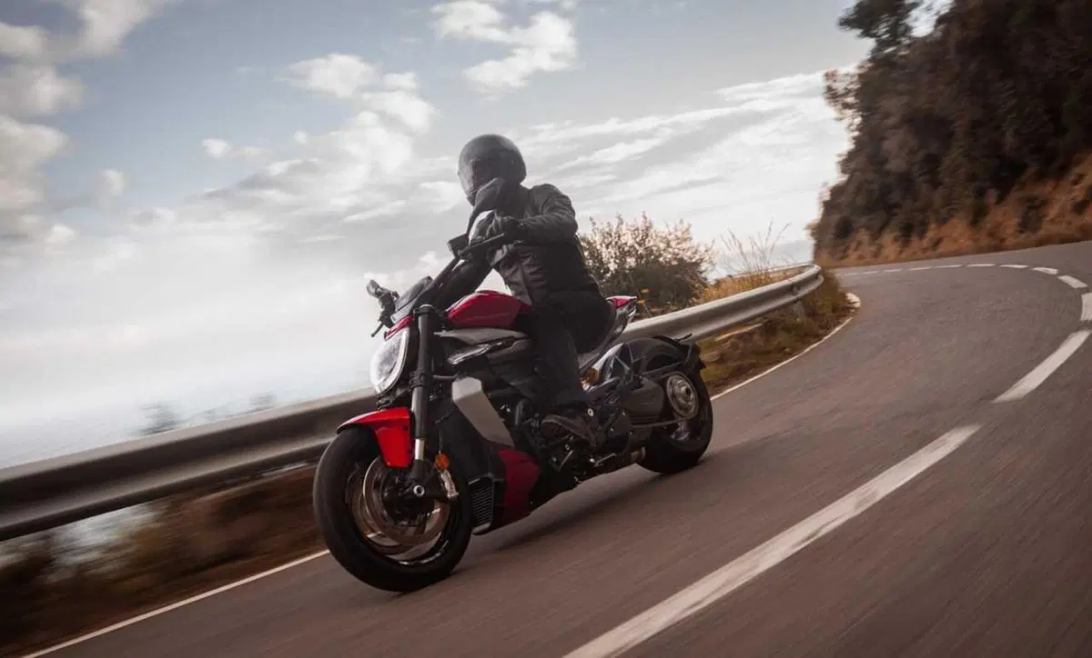 Ducati XDiavel V4: la muscle cruiser si evolve (4)