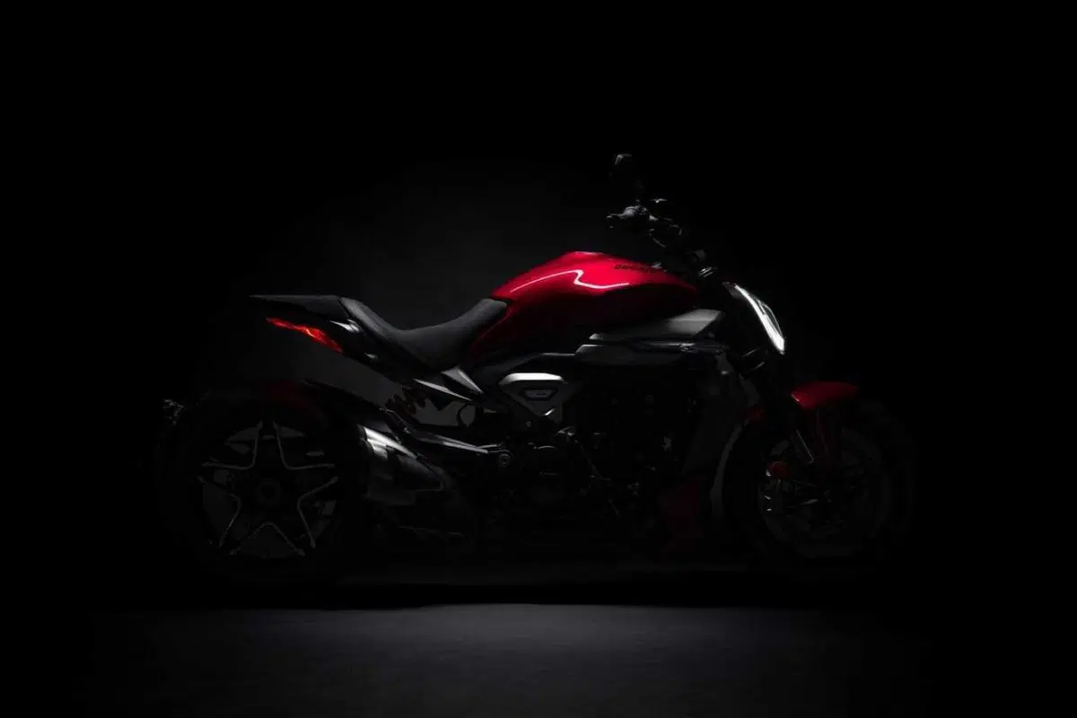 Ducati XDiavel V4: la muscle cruiser si evolve (11)