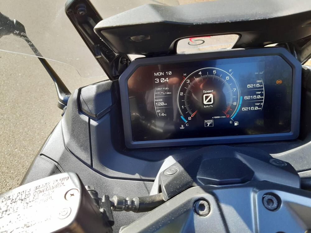 Yamaha T-Max 560 Tech Max (2022 - 24) (2)