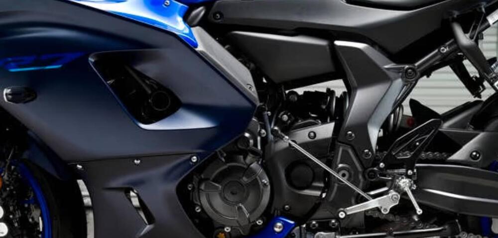 Yamaha YZF R7 (2021 - 25) (4)