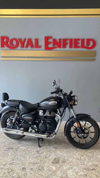 Royal Enfield Meteor 350 Fireball (2021 - 25) (2)