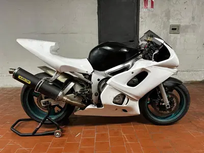 Yamaha YZF R6 (1999 - 00) usata