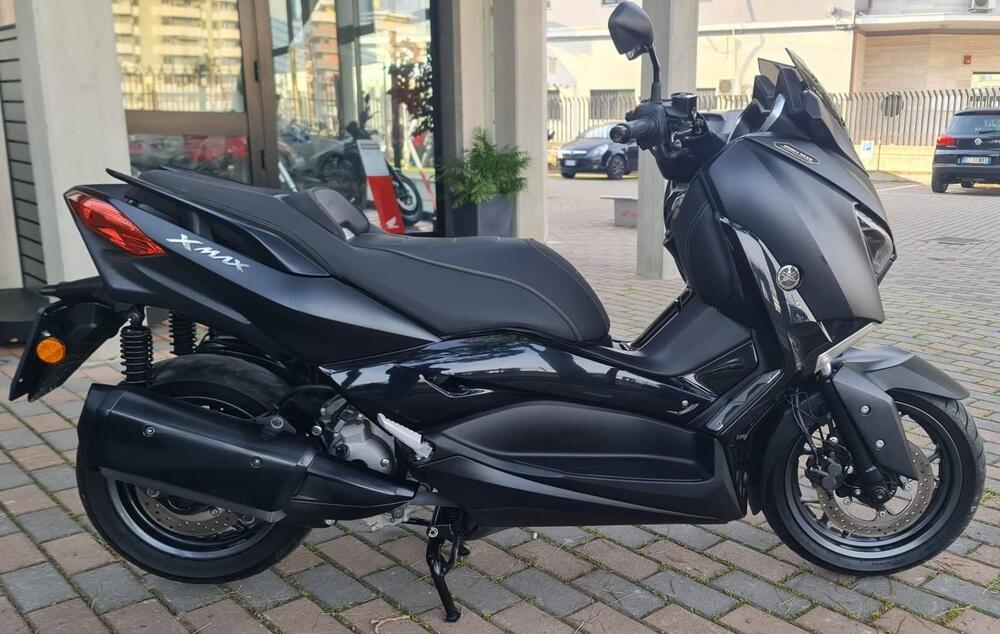 Yamaha X-Max 300 Iron Max (2019 - 20) (2)