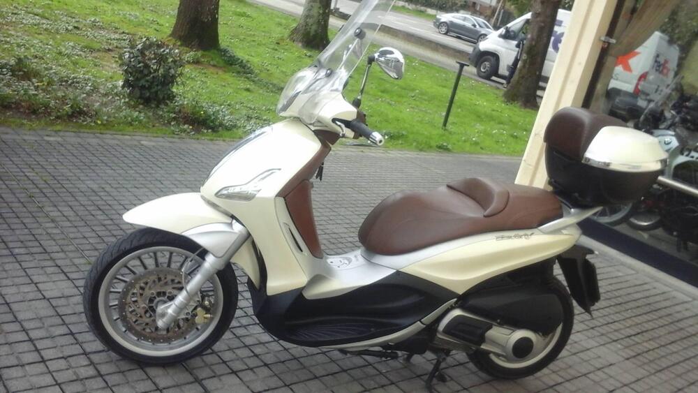 Piaggio Beverly 300 i.e. (2010 - 16) (2)