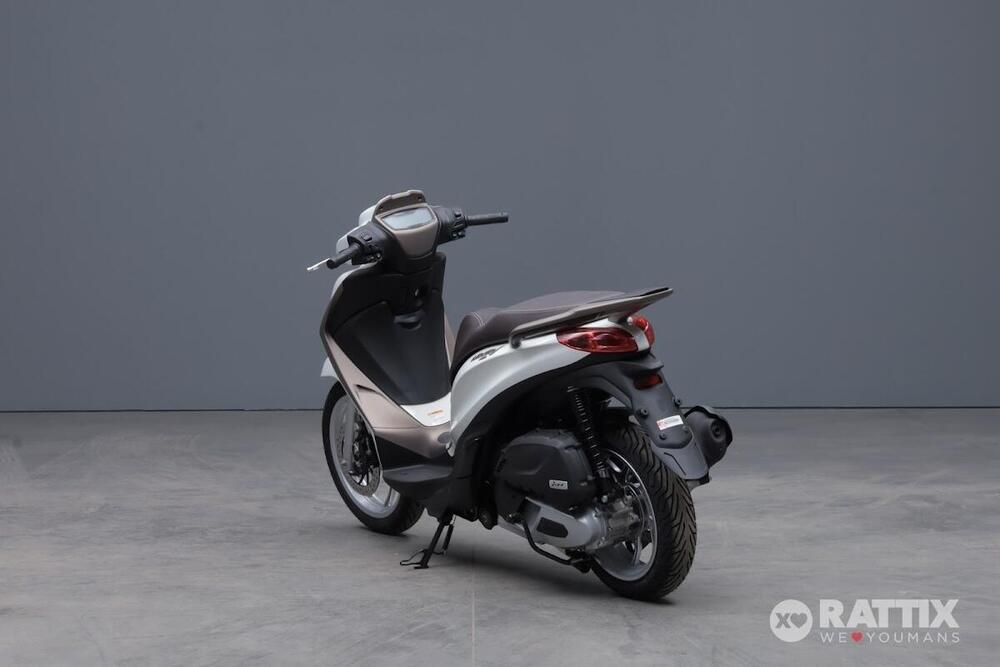 Piaggio Medley 150 ABS (2021 - 25) (5)