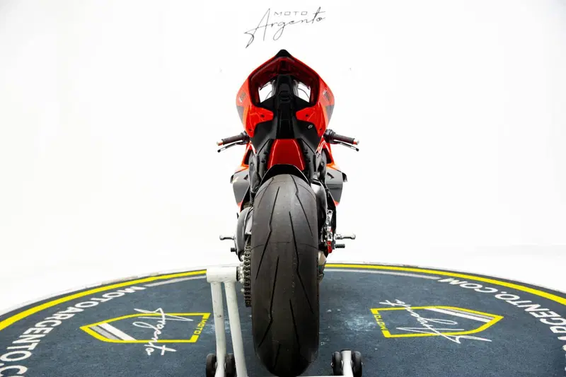 Ducati Panigale V4 Bautista 2022 World Champion Replica (2023) (7)
