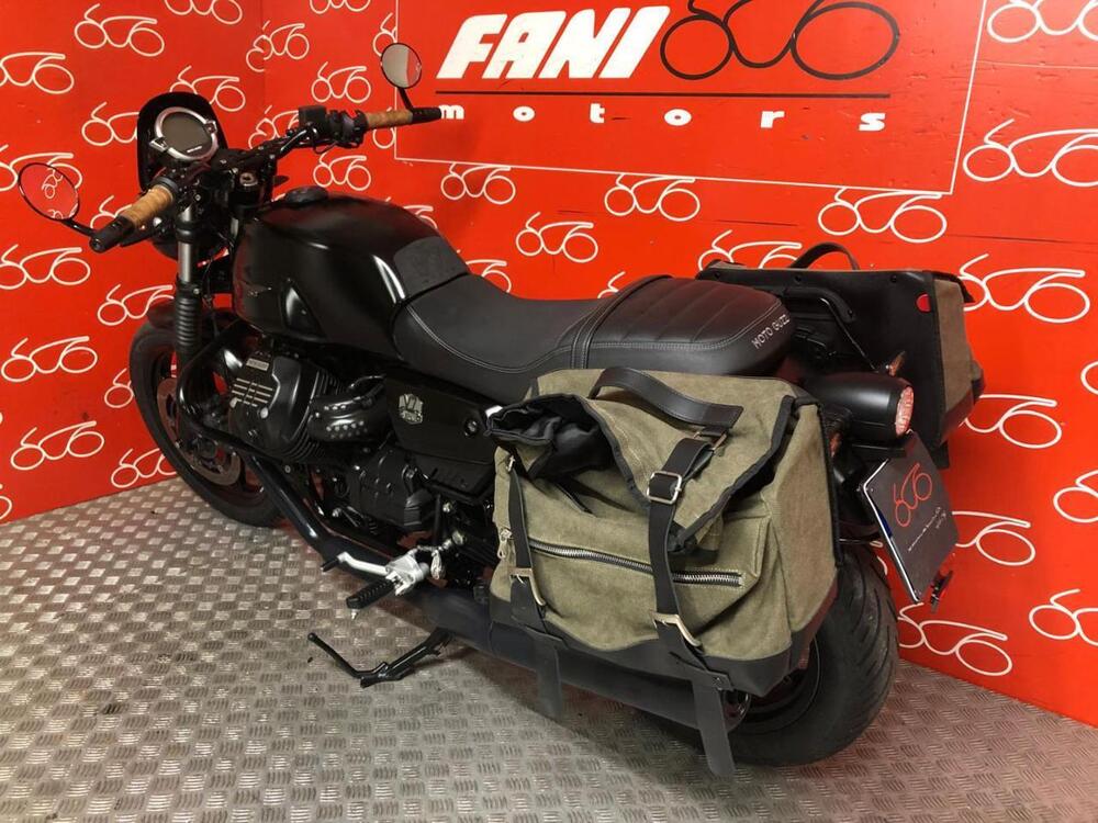 Moto Guzzi V7 Stone (2021 - 25) (4)