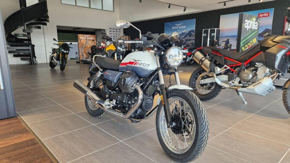 Moto Guzzi V7 Special (2021 - 24)