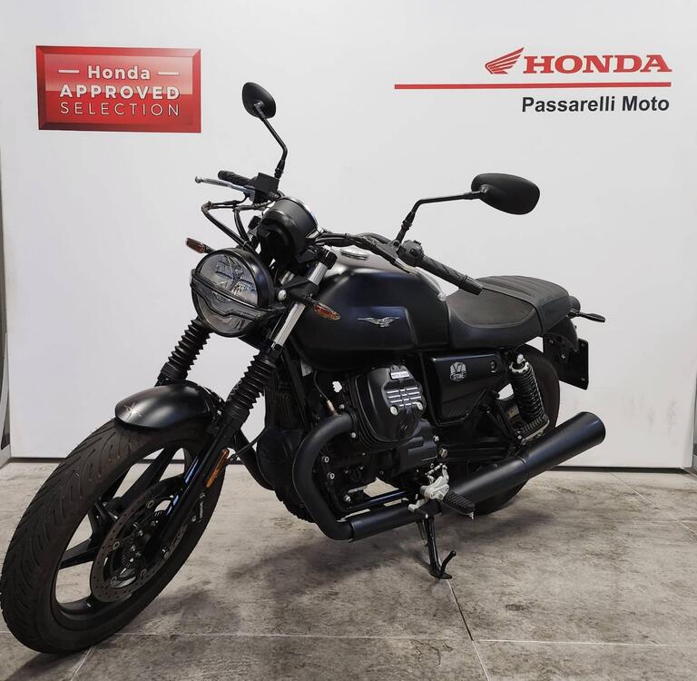 Moto Guzzi V7 Stone (2021 - 25)