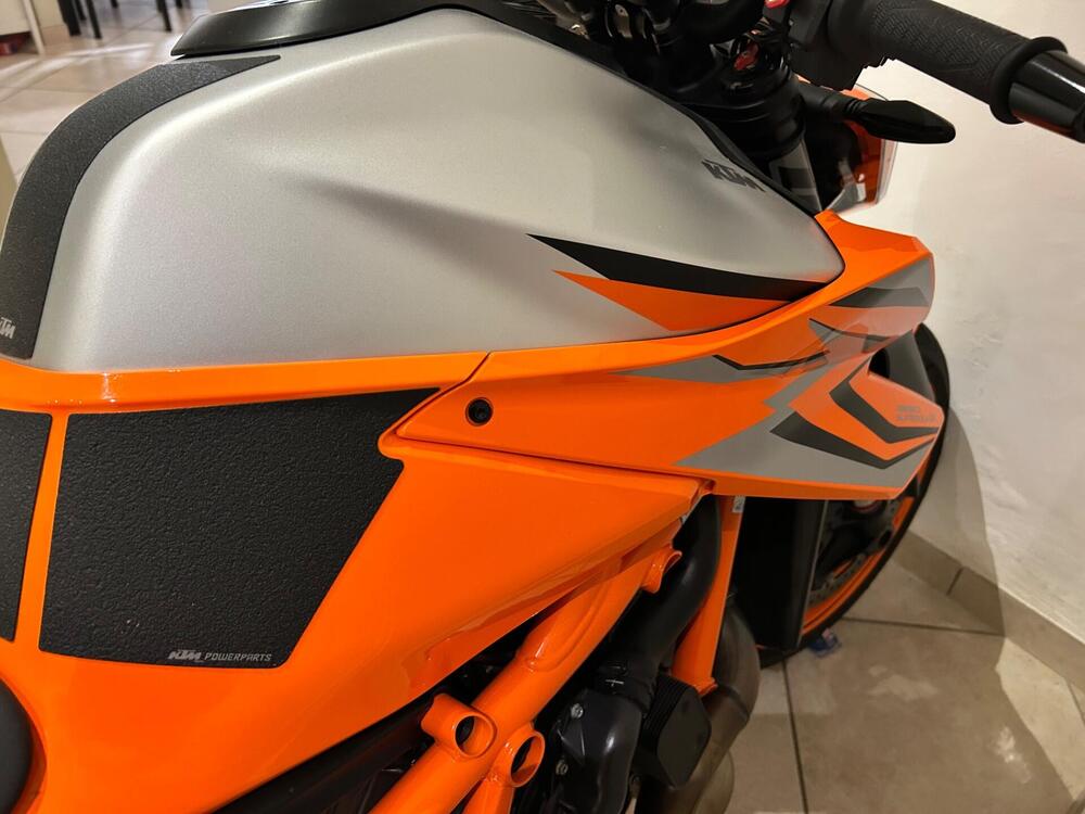 KTM 1290 Super Duke R (2022 - 23) (5)