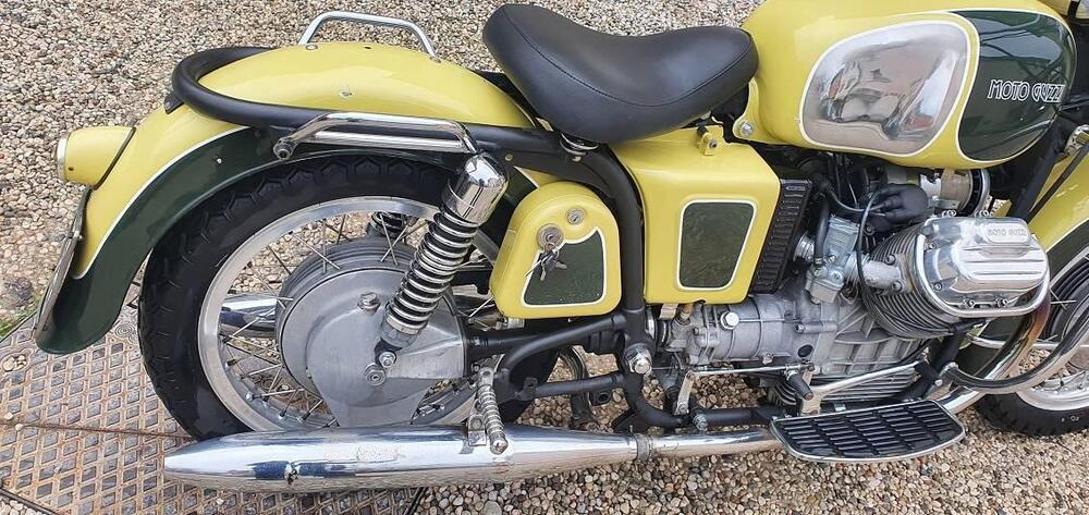 Moto Guzzi V7 700 (5)