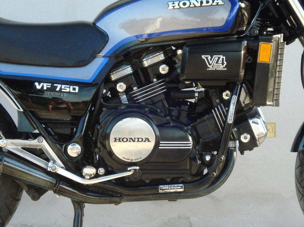 Honda VF 750 Sport (3)