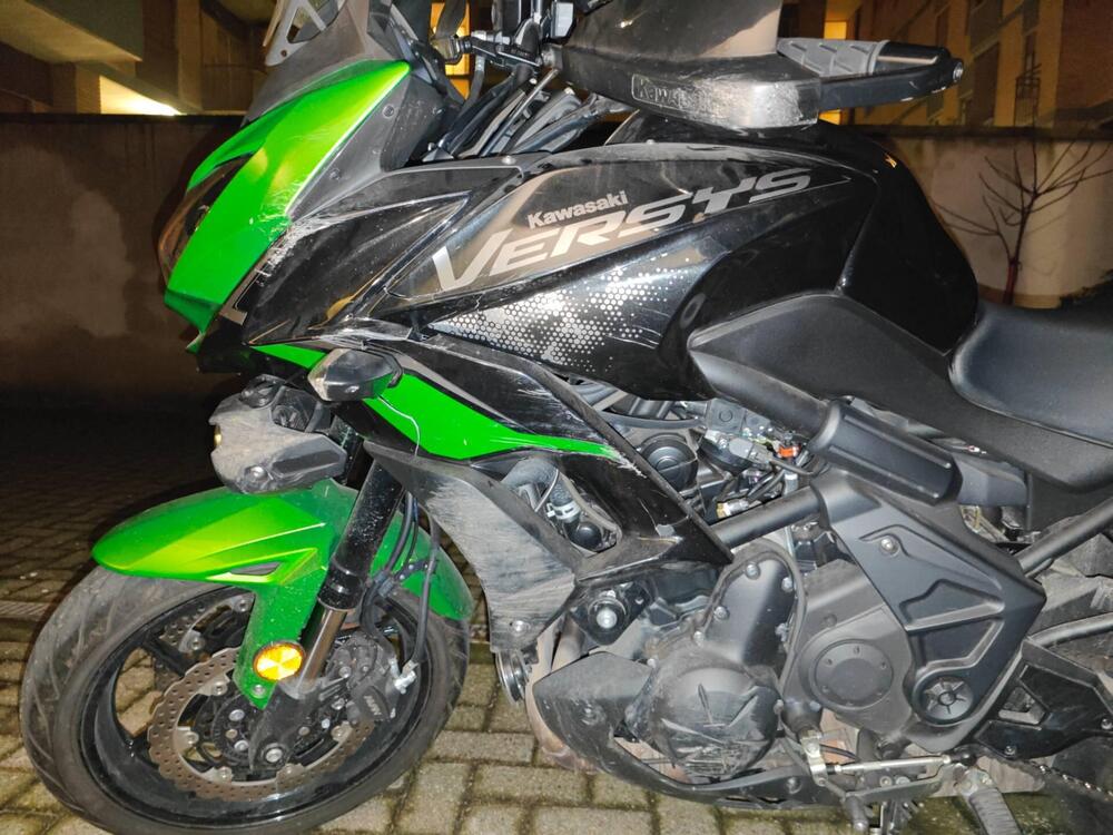 Kawasaki Versys 650 Grand Tourer (2021) (4)