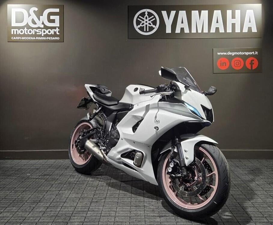 Yamaha YZF R7 (2021 - 25) (2)