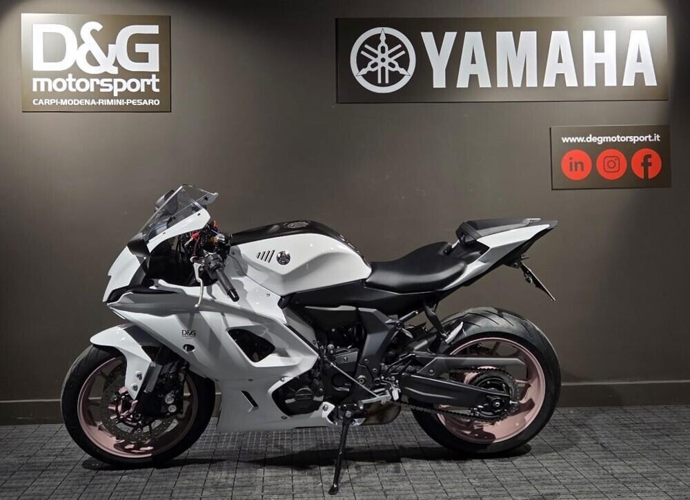 Yamaha YZF R7 (2021 - 25) (4)