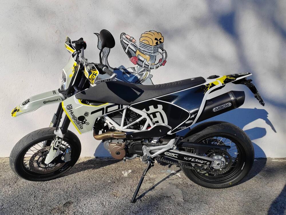 Husqvarna 701 Supermoto (2017 - 19) (3)