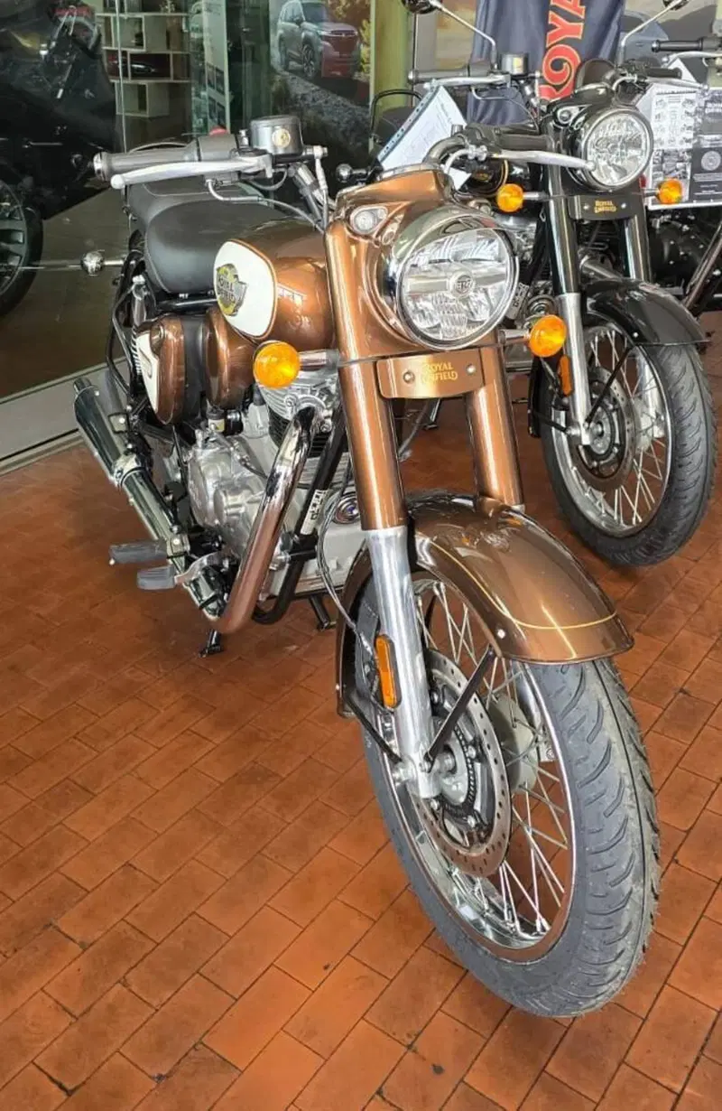 Royal Enfield Classic 350 (2021 - 26) (3)
