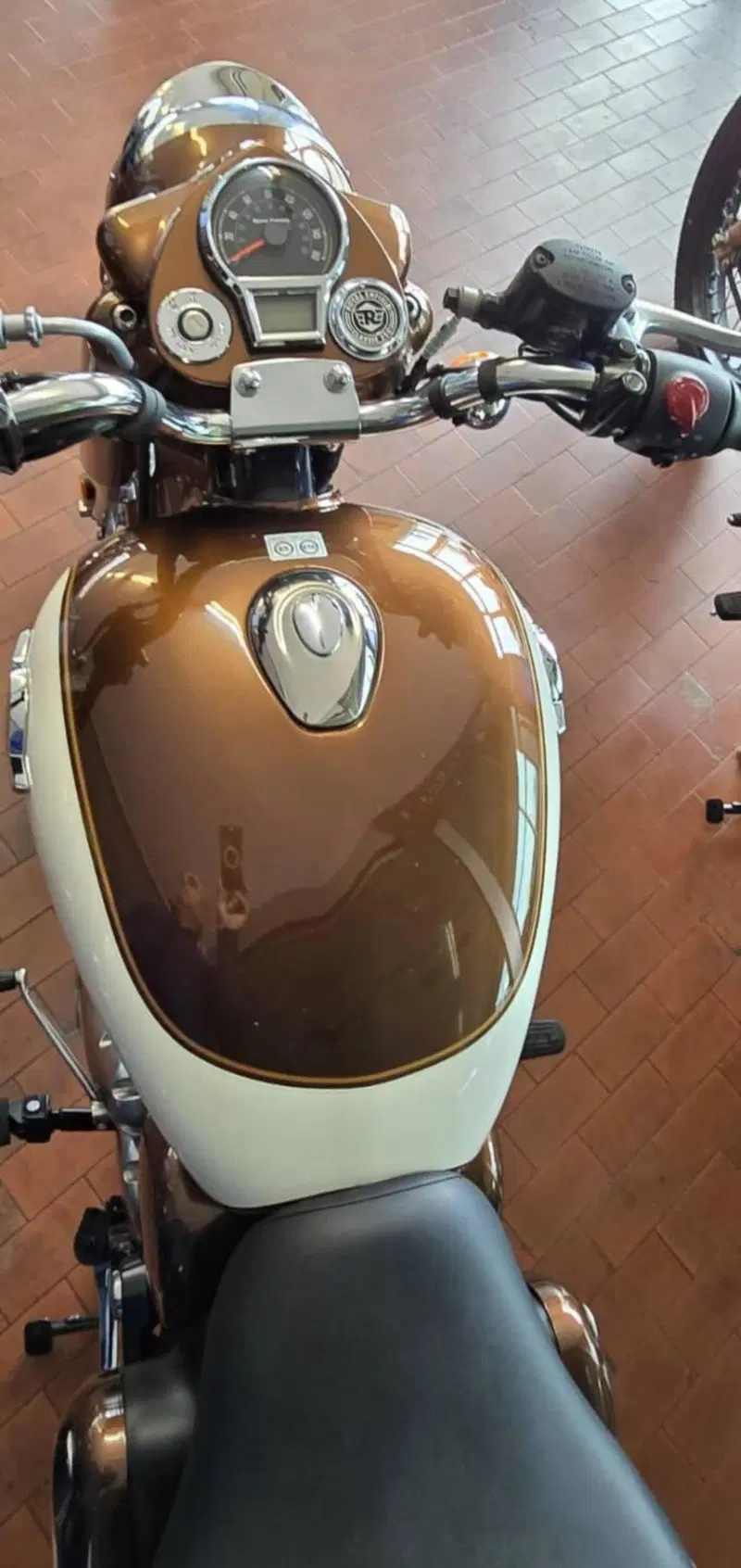 Royal Enfield Classic 350 (2021 - 26) (8)